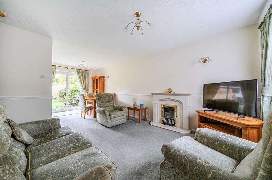 3 bedroom  semi-detached house for sale