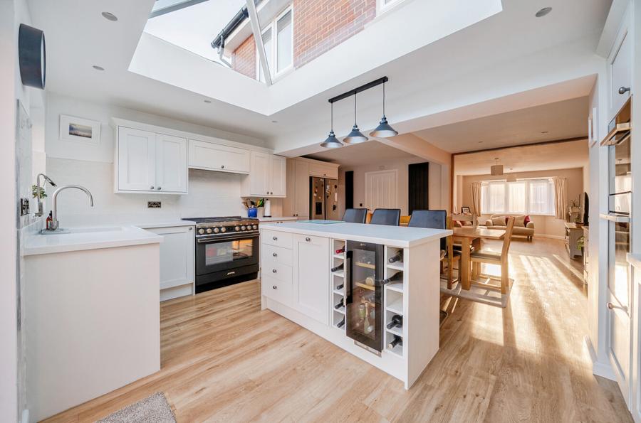 3 bedroom  detached house for sale