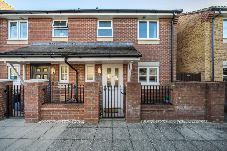 2 bedroom house to rent