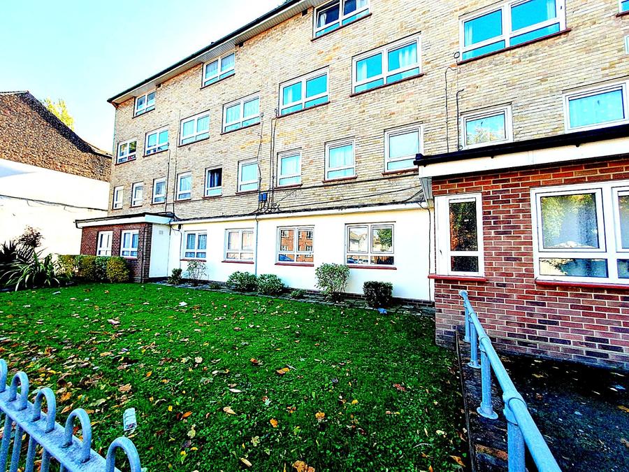 4 bedroom apartment to rent