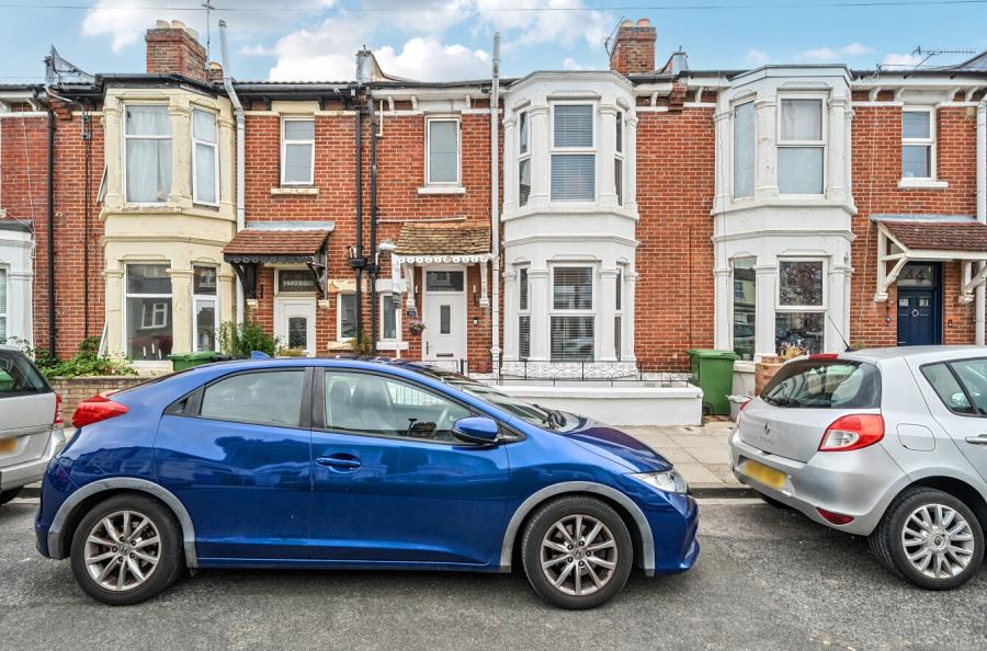 3 bedroom  terraced house for sale