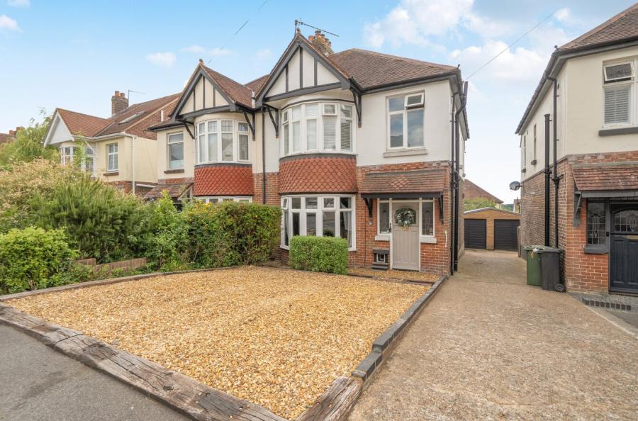 3 bedroom  semi-detached house for sale