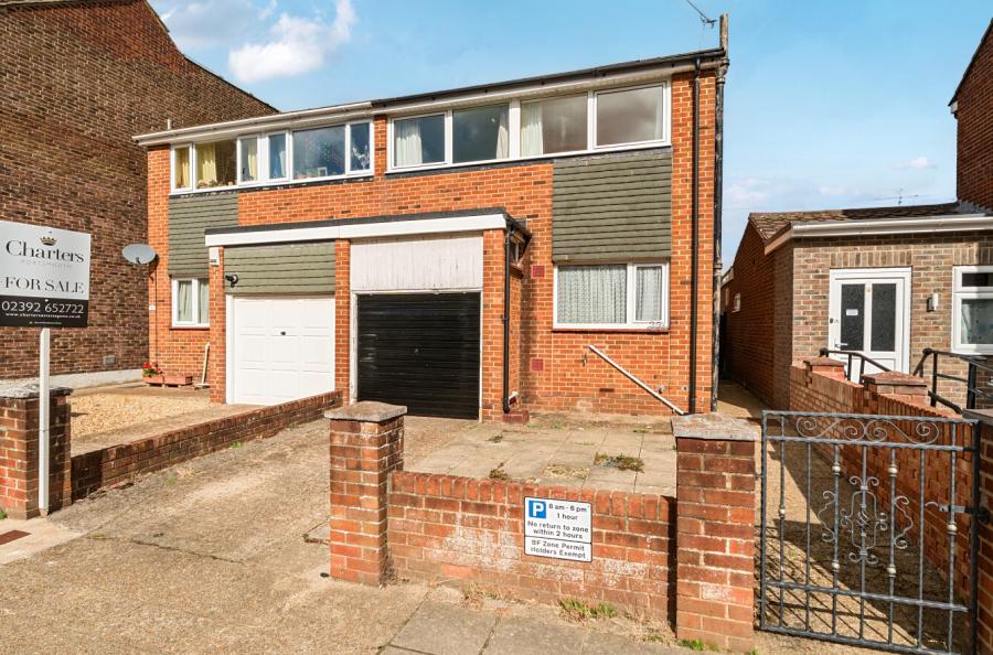 3 bedroom  semi-detached apartment for sale