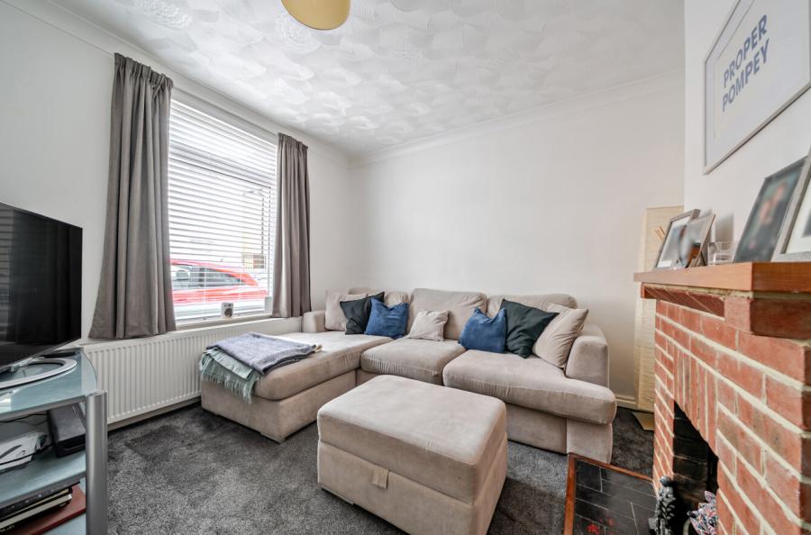 3 bedroom  terraced house for sale