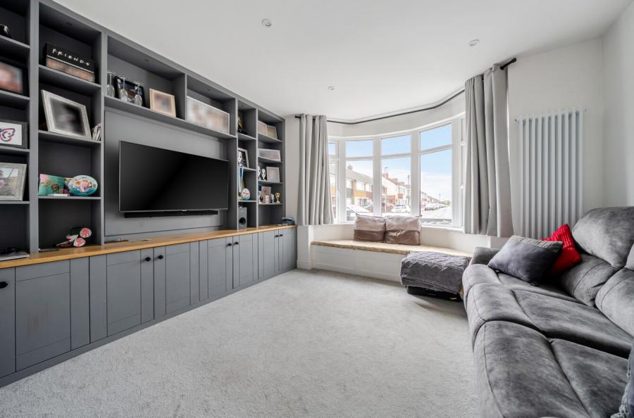 3 bedroom  terraced house for sale