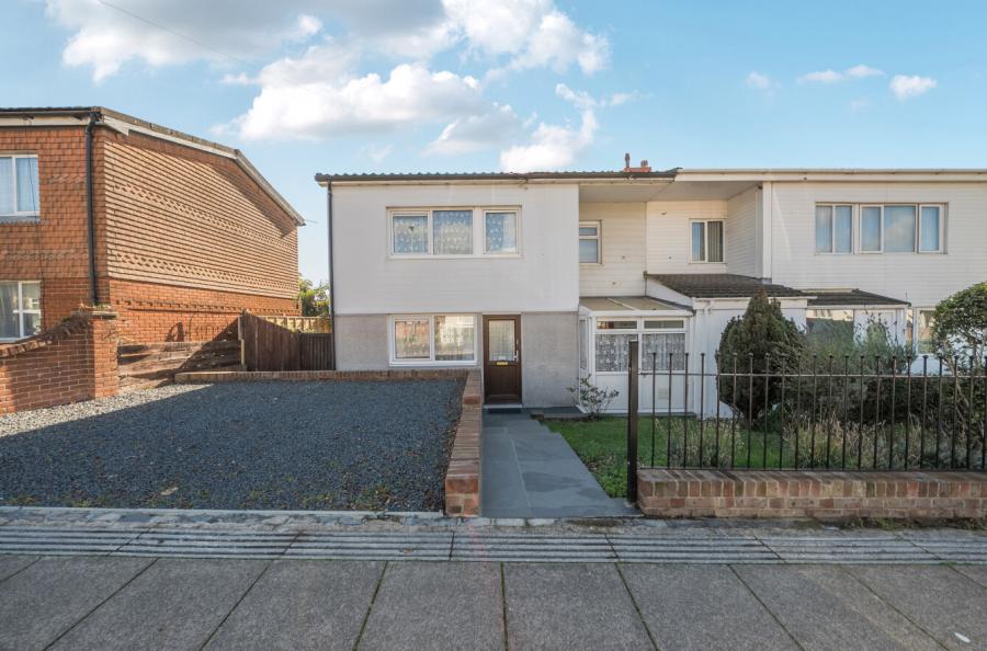 3 bedroom semi-detached house for sale