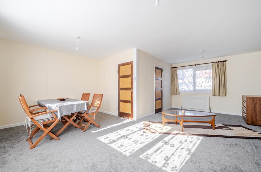 3 bedroom  semi-detached house for sale