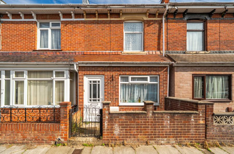 2 bedroom terraced house for sale