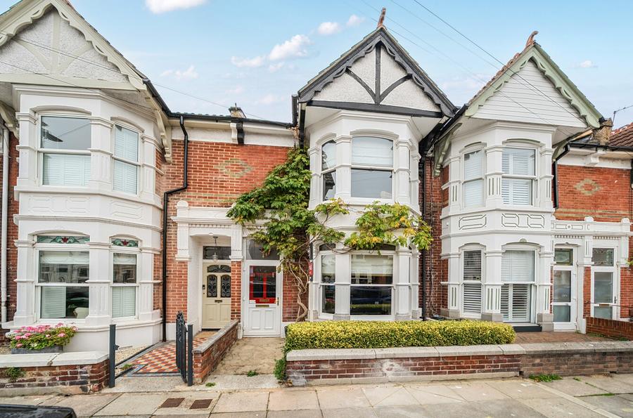 4 bedroom  terraced house for sale