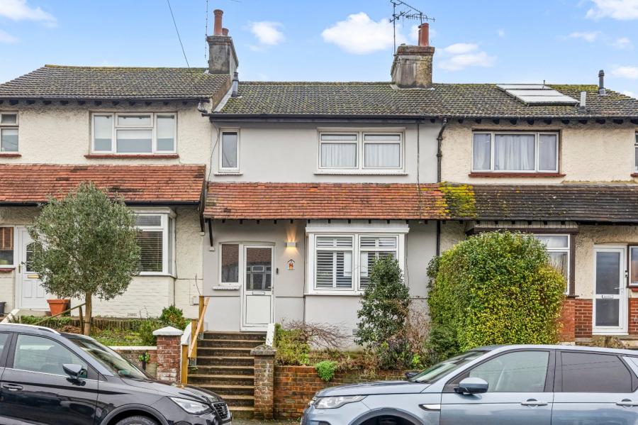 3 bedroom  terraced house for sale