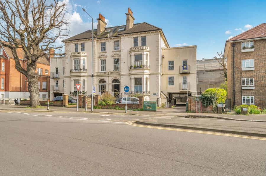 2 bedroom apartment for sale