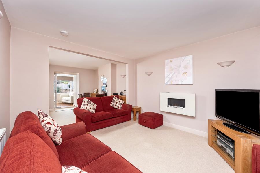 4 bedroom  semi-detached house for sale