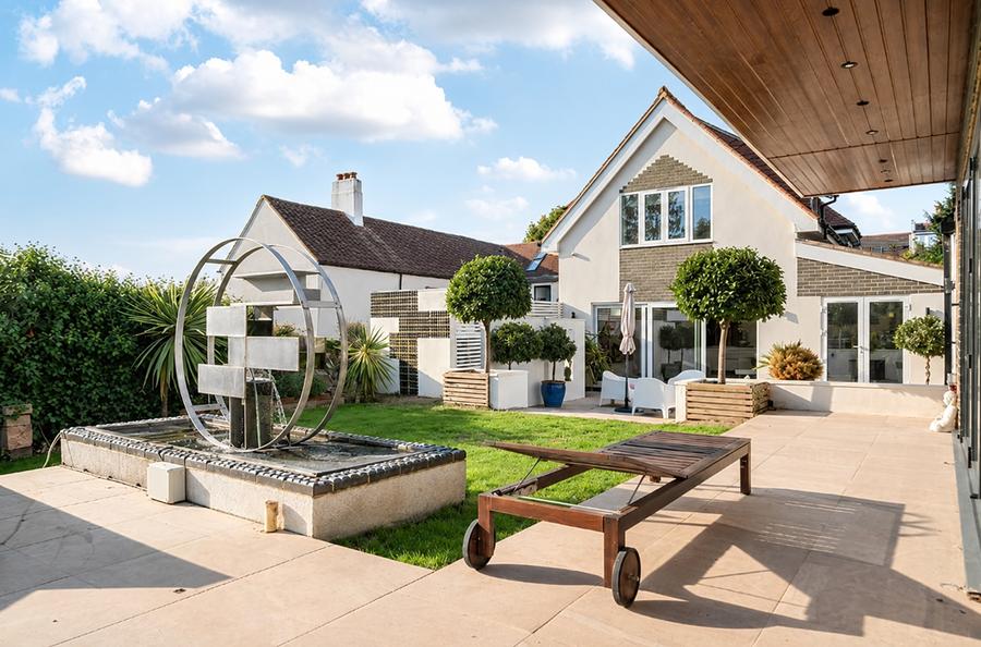 4 bedroom  detached house for sale