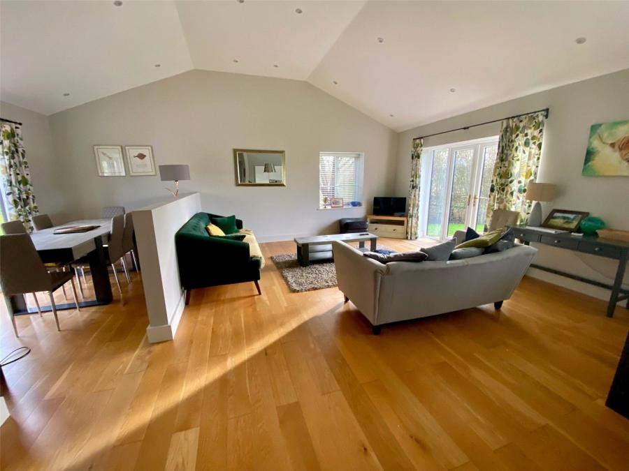 3 bedroom  detached barn conversion to rent