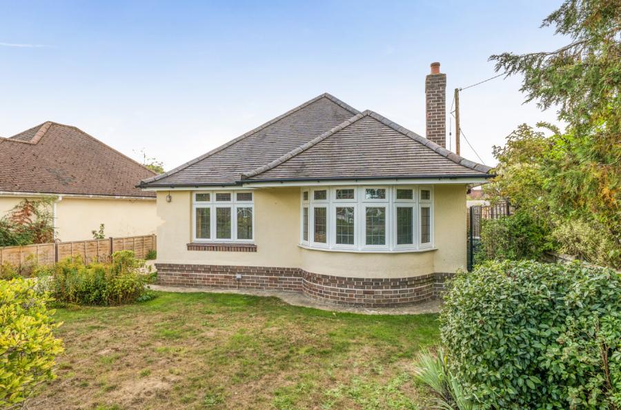 2 bedroom  detached bungalow to rent