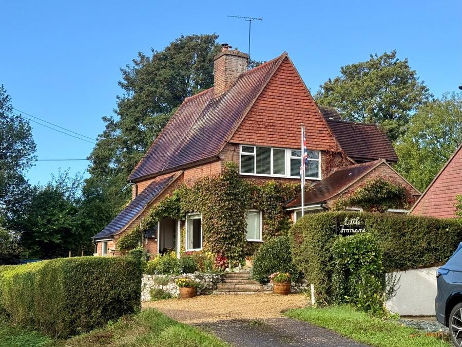 4 bedroom  detached house to rent
