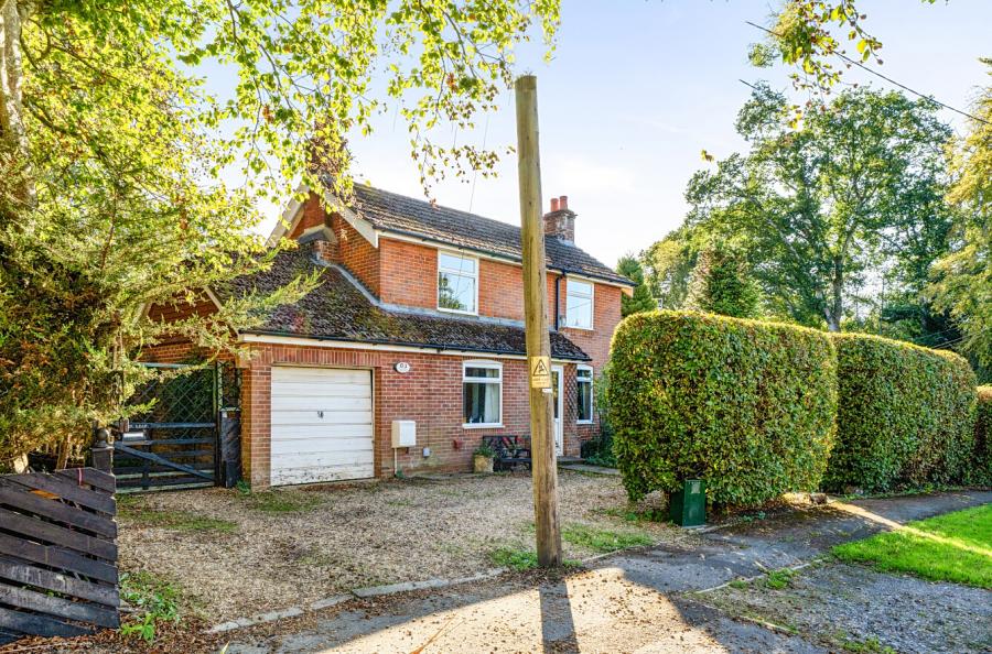 3 bedroom  detached house for sale