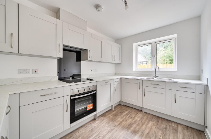 2 bedroom  semi-detached house for sale
