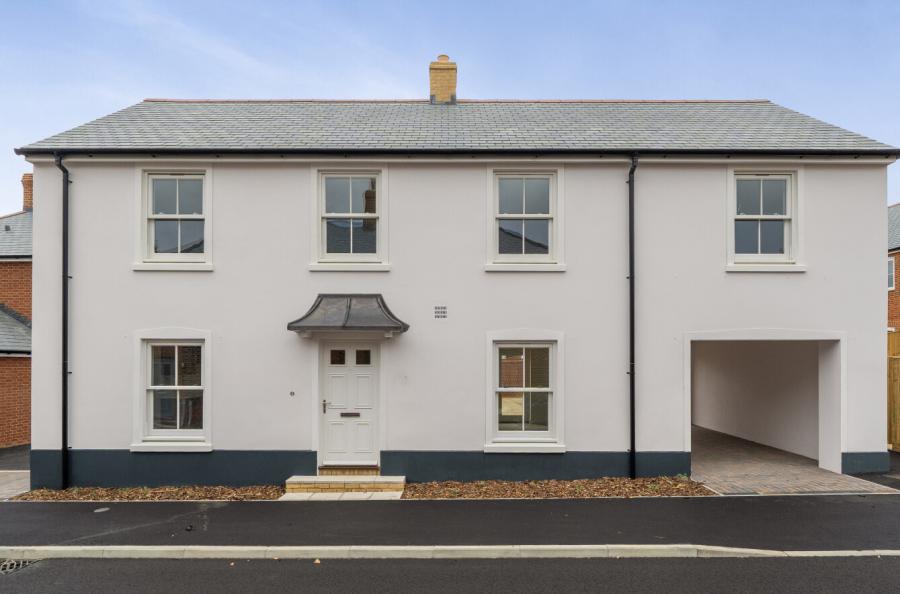 4 bedroom  detached house for sale