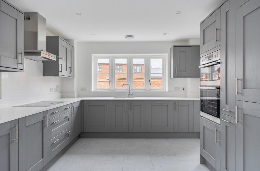 4 bedroom  detached house for sale