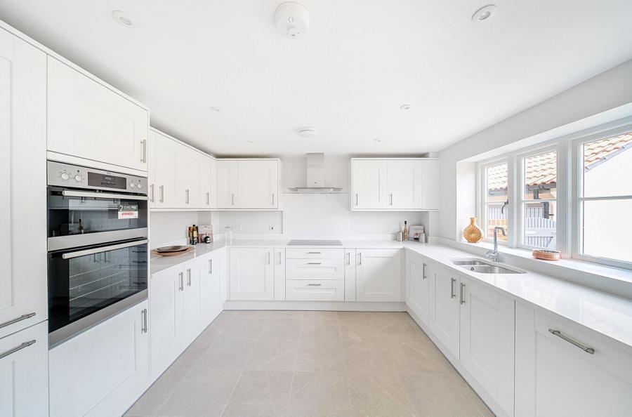 4 bedroom  semi-detached house for sale
