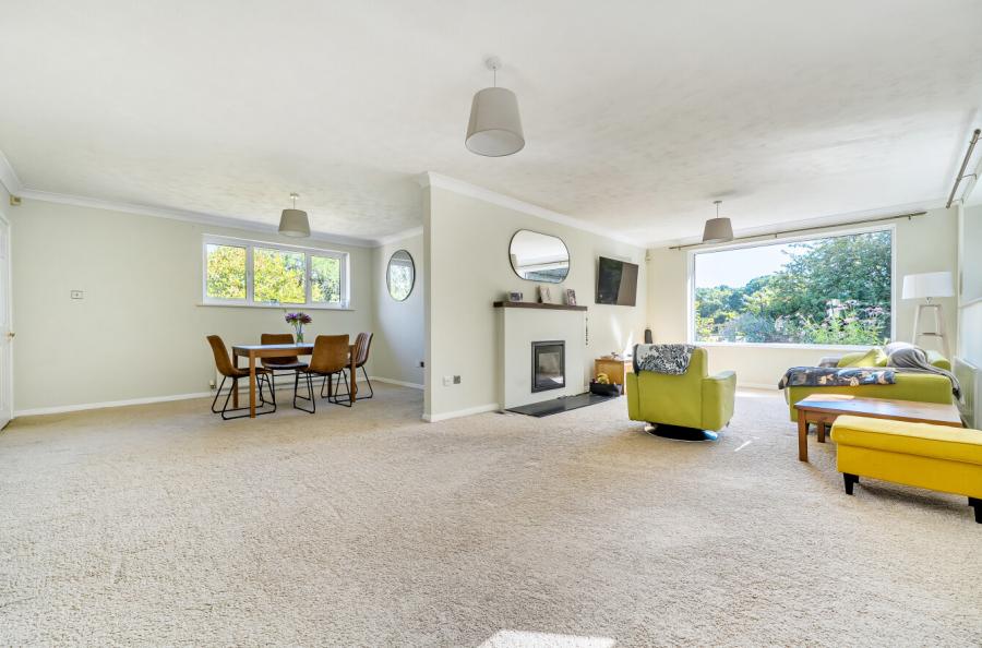 3 bedroom  detached house for sale