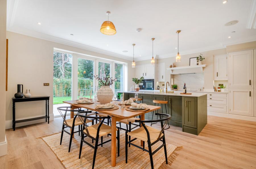 4 bedroom  detached house for sale