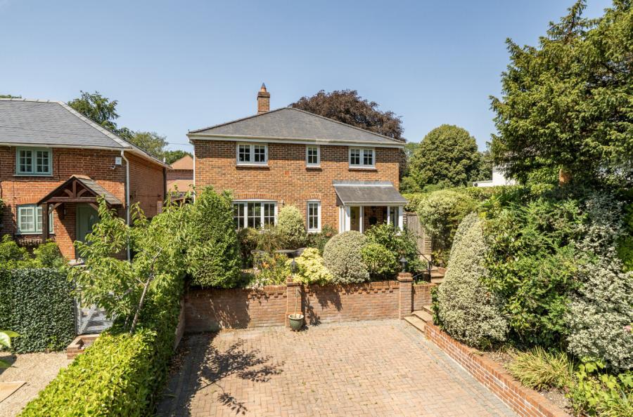 3 bedroom  detached house for sale