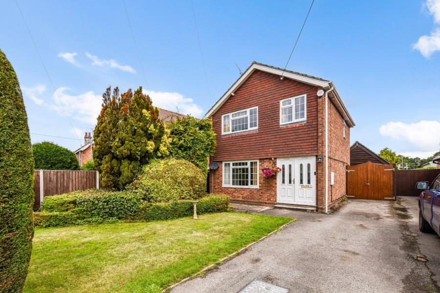 3 bedroom  detached house for sale