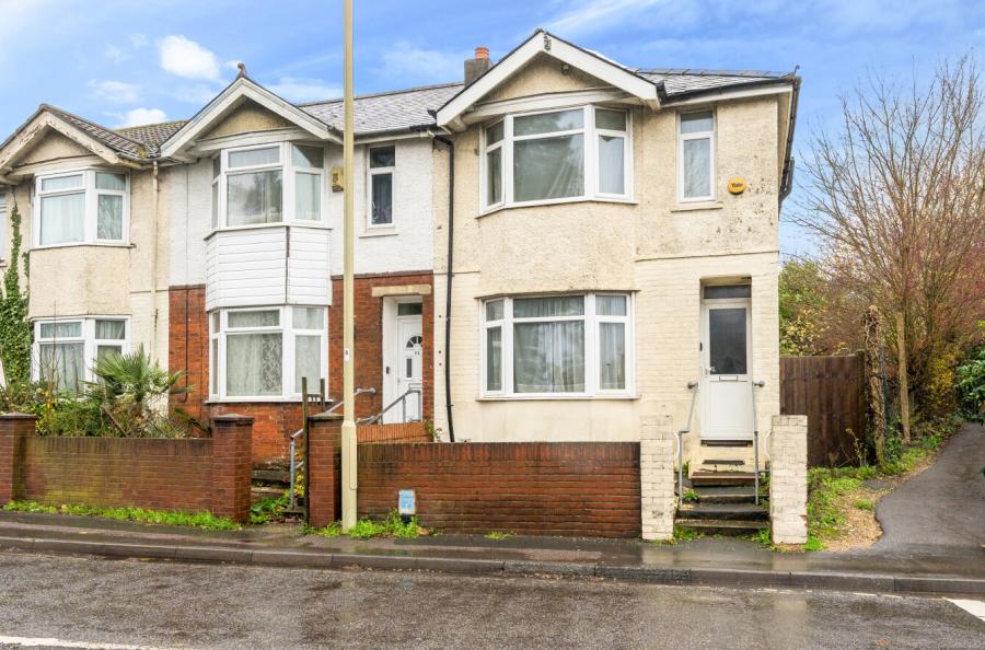 3 bedroom  terraced house for sale