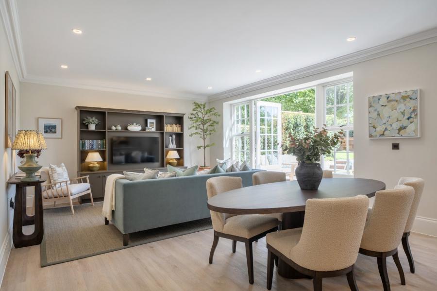 4 bedroom  detached house for sale