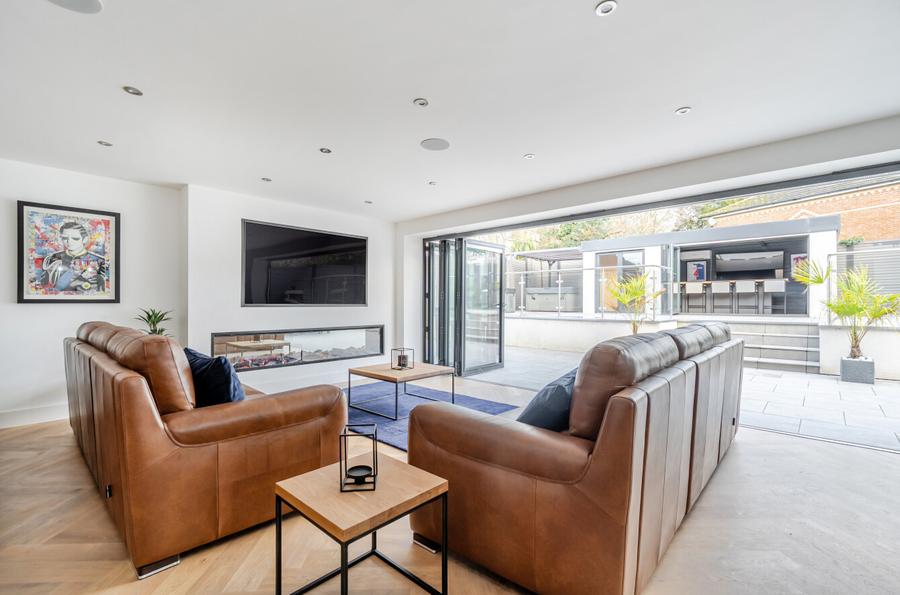 4 bedroom  detached house for sale