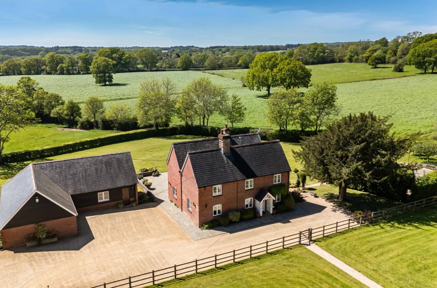 4 bedroom  detached house for sale
