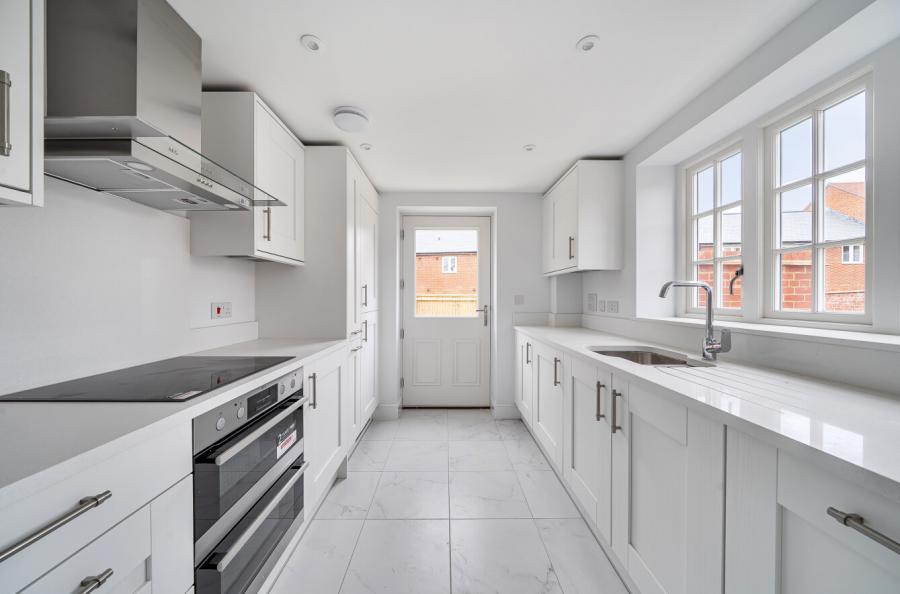 2 bedroom  detached house for sale