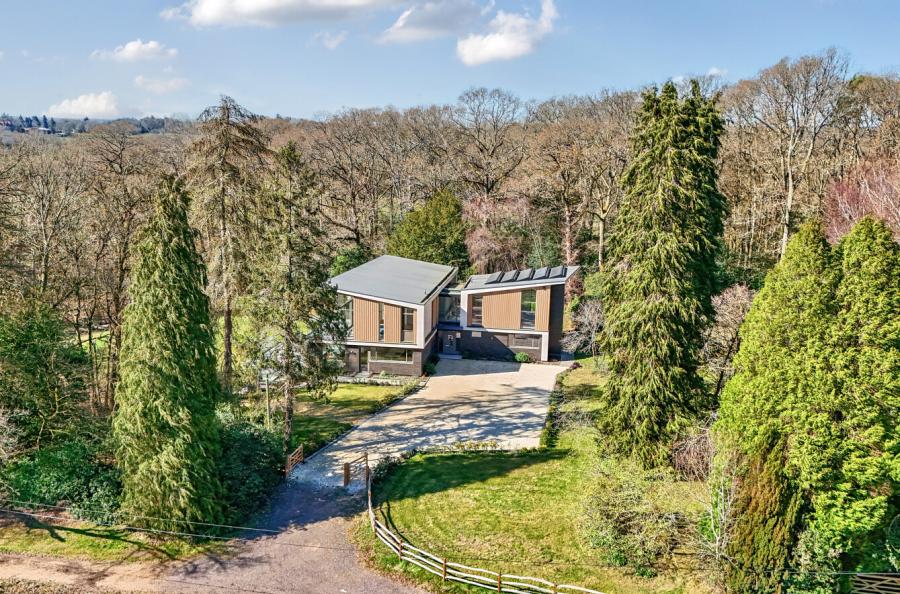 4 bedroom  detached house for sale
