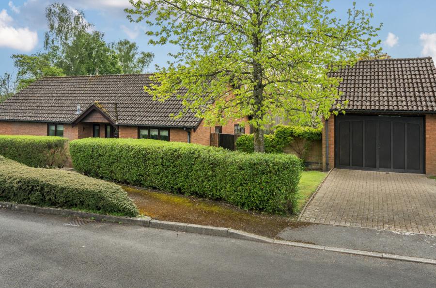 3 bedroom  detached bungalow for sale