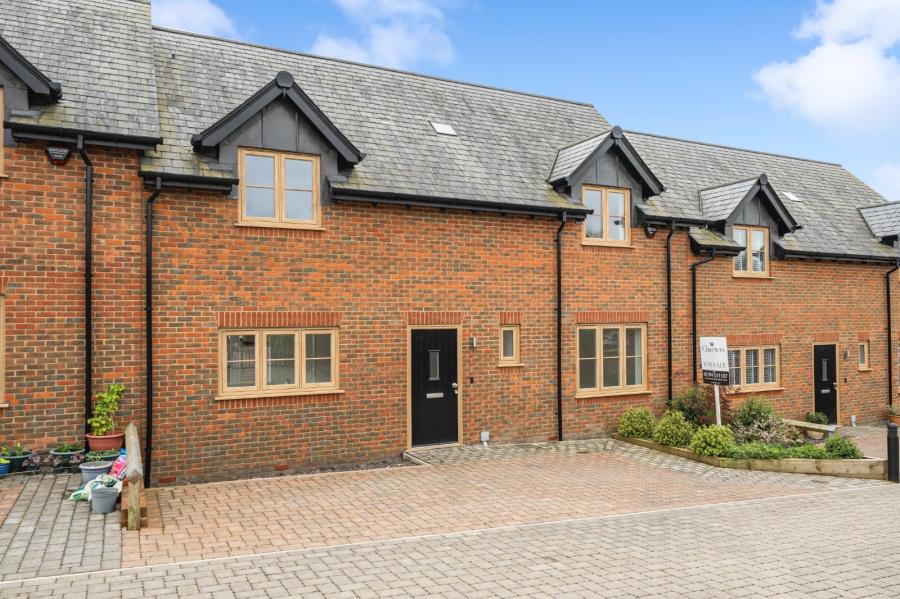 4 bedroom  terraced house for sale
