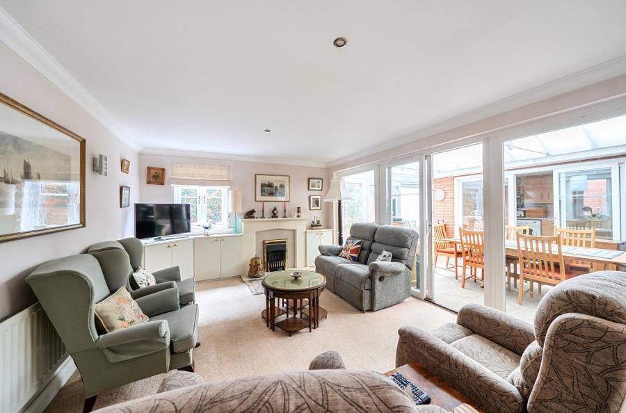 3 bedroom  terraced house for sale