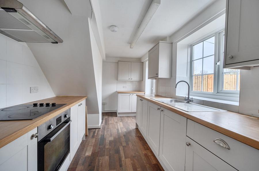 2 bedroom  terraced house for sale