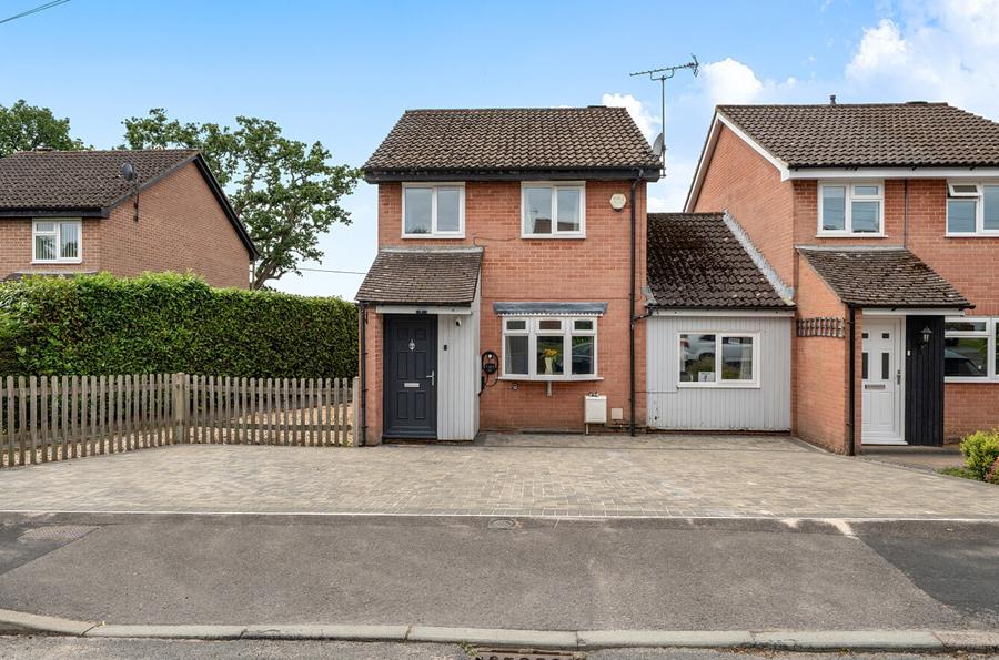3 bedroom  detached house for sale