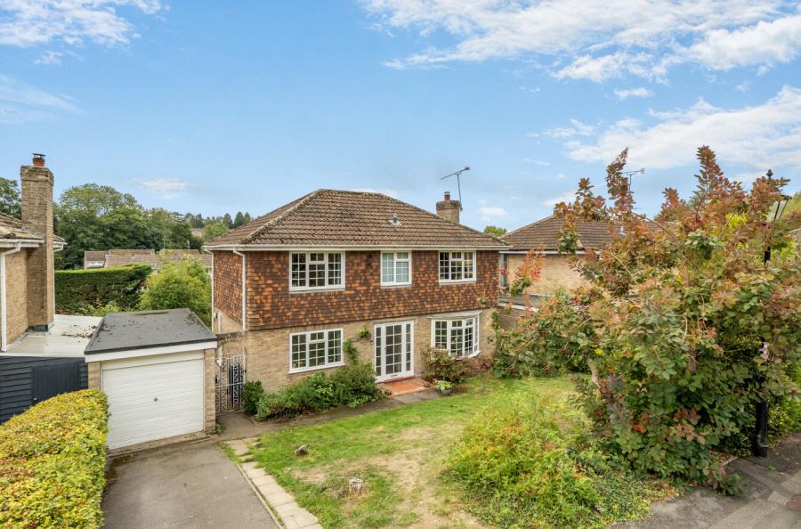 4 bedroom  detached house for sale