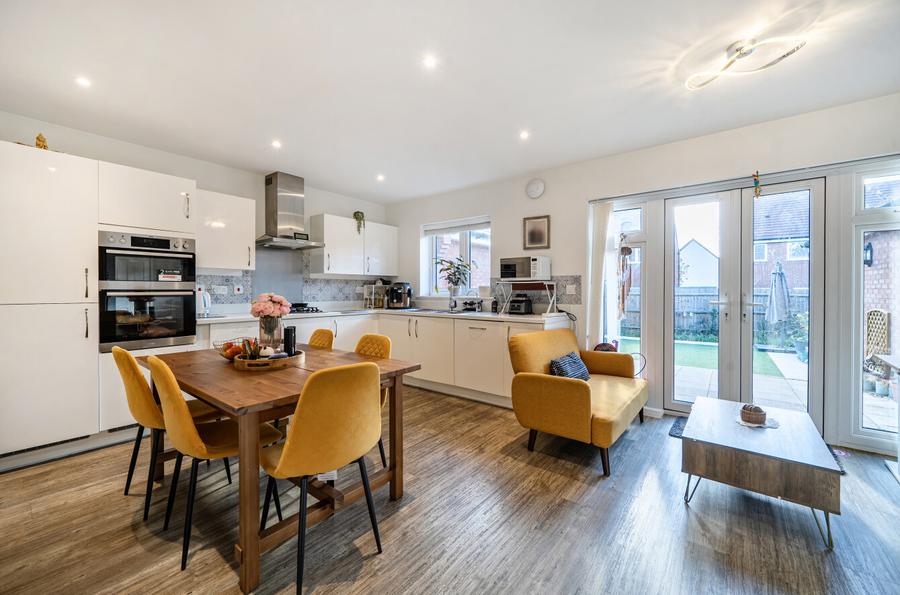4 bedroom  detached house for sale