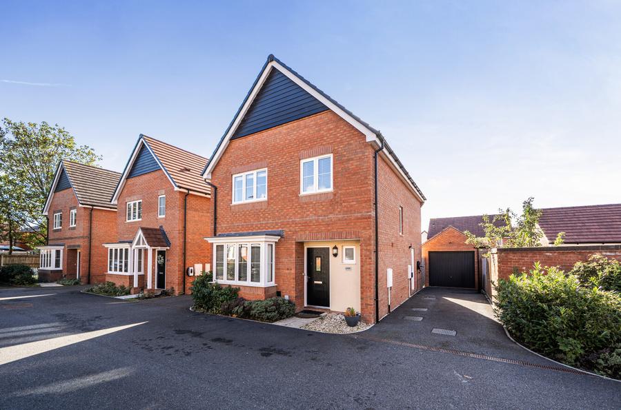 4 bedroom  detached house for sale