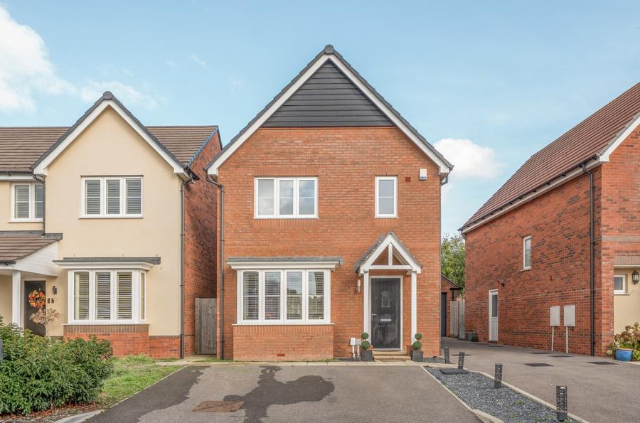 3 bedroom  detached house for sale