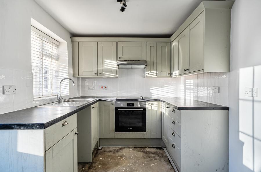 3 bedroom  terraced house for sale