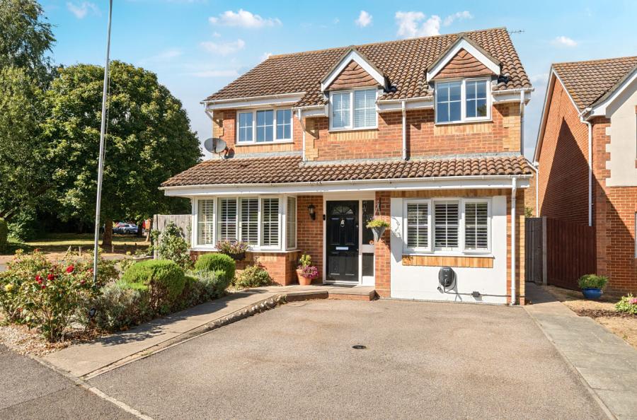 4 bedroom  detached house for sale