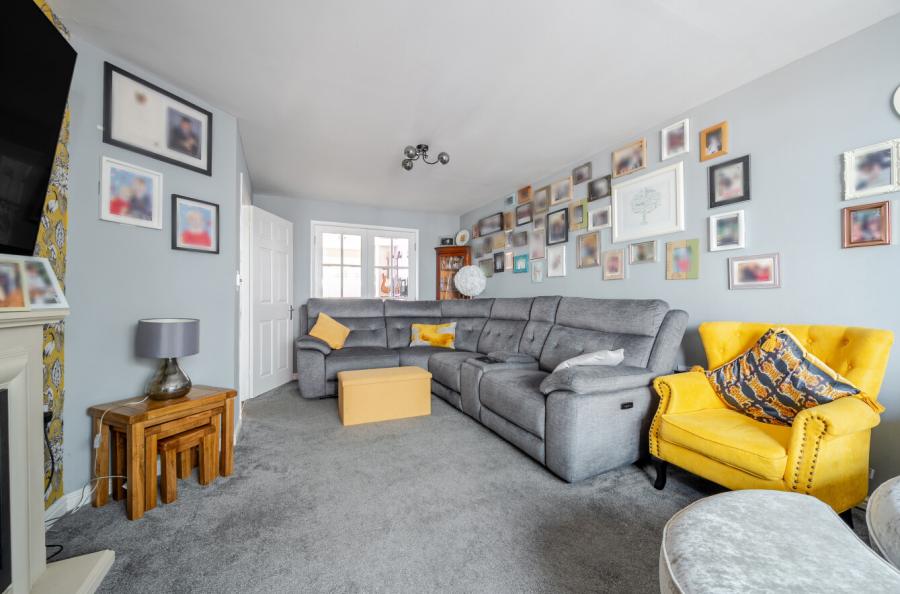 4 bedroom  detached house for sale