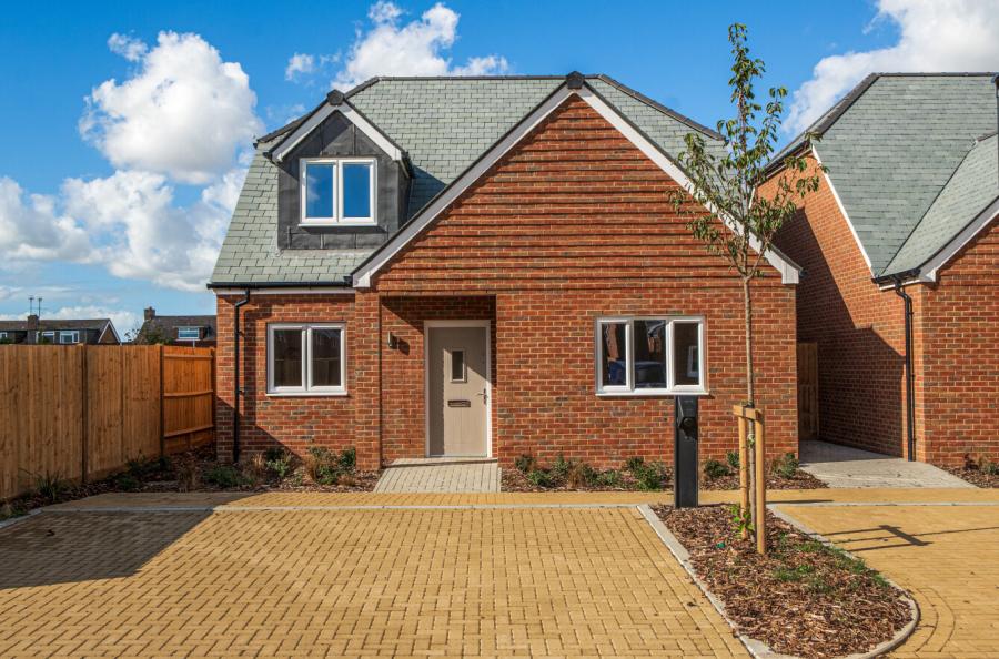 3 bedroom  detached house for sale