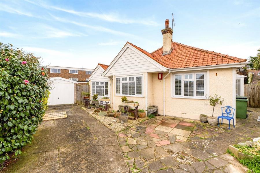 3 bedroom  detached bungalow for sale