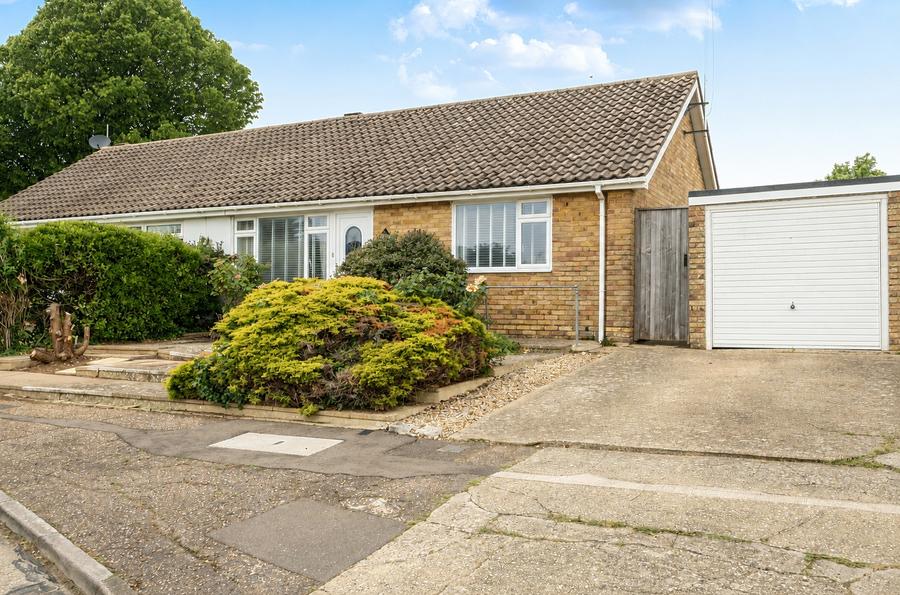 2 bedroom  semi-detached bungalow for sale